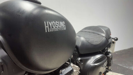 Hyosung GV S AQUILA GV 125 2022 ONLY 432 MILES 1 OWNER CRUISER BIKE 125CC 12