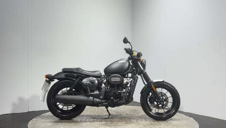 Hyosung GV S AQUILA GV 125 2022 ONLY 432 MILES 1 OWNER CRUISER BIKE 125CC