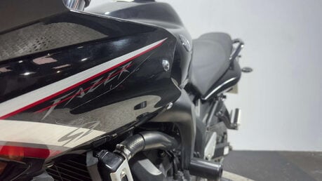 Yamaha FZ 600 S2 2008 ONLY 13K NEW MOT VERY CLEAN 600CC SPORTS TOURER 37