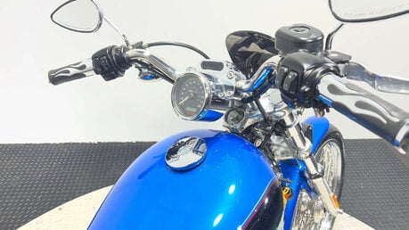 Harley-Davidson Sportster 883 XL53 C CUSTOM 2004 1 OWNER 10K VERY CLEAN CRUISER BIKE 12