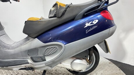 Piaggio X9 CAT B 125 2004 SPARES OR REPAIR RUNNING PROJECT SCOOTER 125CC 11