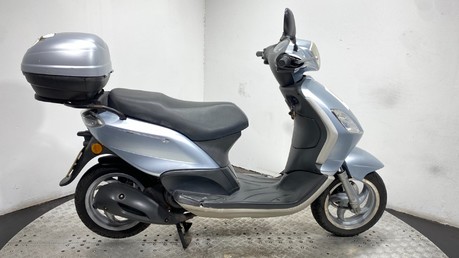 Piaggio Fly 125 2012 SPARES OR REPAIR RUNNING PROJECT BIKE 125CC SCOOTER 1