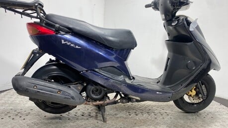 Yamaha XC 125 E VITY 2011 GOOD RUNNING PROJECT BIKE SCOOTER 125CC 3