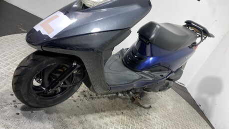 Yamaha XC 125 E VITY 2011 GOOD RUNNING PROJECT BIKE SCOOTER 125CC 18