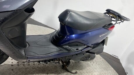 Yamaha XC 125 E VITY 2011 GOOD RUNNING PROJECT BIKE SCOOTER 125CC 19