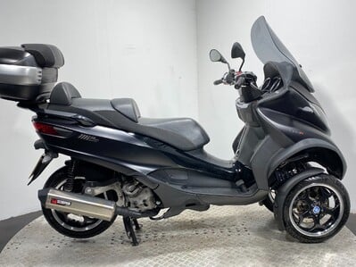 Piaggio MP3 500 LT SPORT ABS 2016 14K NEW MOT NO TILT LOCK CAR LICENCE 500CC