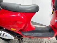 Piaggio Vespa ET4 125 4T NON RUNNING PROJECT SCOOTER BIKE 125CC 3