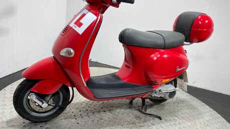 Piaggio Vespa ET4 125 4T NON RUNNING PROJECT SCOOTER BIKE 125CC 13