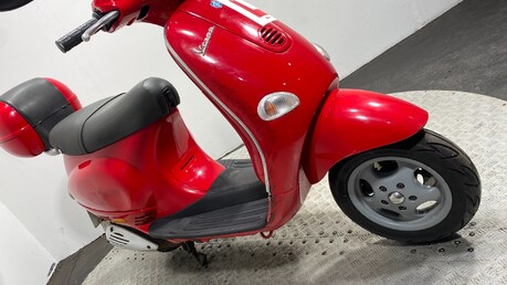 Piaggio Vespa ET4 125 4T NON RUNNING PROJECT SCOOTER BIKE 125CC 20