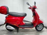 Piaggio Vespa ET4 125 4T NON RUNNING PROJECT SCOOTER BIKE 125CC 1