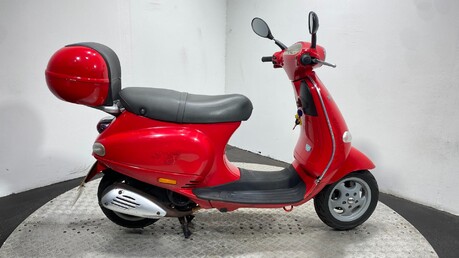 Piaggio Vespa ET4 125 4T NON RUNNING PROJECT SCOOTER BIKE 125CC 1