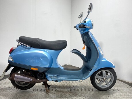 Piaggio Vespa LX 50 2006 2 STROKE 2T NON RUNNING PROJECT BIKE SCOOTER 50CC