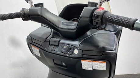 Suzuki Burgman AN 400 2007 20K NEW MOT WARRANTY MAXI SCOOTER 400CC 9