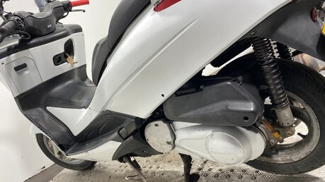 Honda Fes 125 2014 SILVERWING MAXI SCOOTER RUNNING PROJECT BIKE 125CC 9