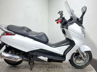 Honda Fes 125 2014 SILVERWING MAXI SCOOTER RUNNING PROJECT BIKE 125CC