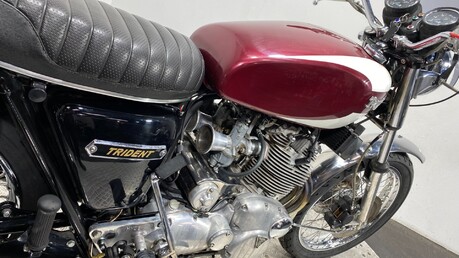 Triumph Trident T160 1976 GOOD RUNNING PROJECT BIKE CLASSIC TRIPLE 7