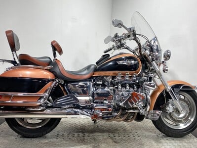Honda F6 C VALKYRIE 2000 NEW MOT 6 CYLINDER NEW MOT FULL LOADED CRUISER