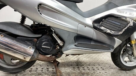 Gilera Runner 180 SP 2000 2 STROKE ORIGINAL NON RUNNING RARE PROJECT SCOOTER 180CC 5