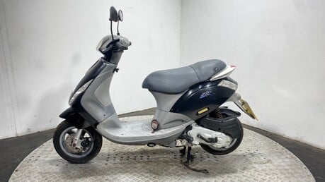 Piaggio Zip 50 4T 2010 763 KM NON RUNNING PROJECT SCOOTER 50CC 1 OWNER 14