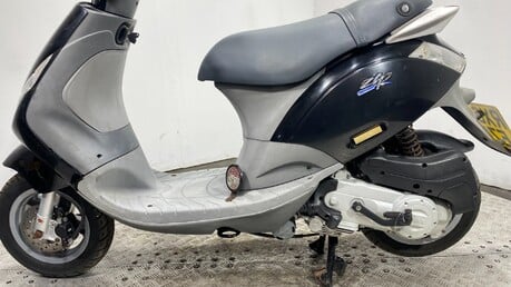 Piaggio Zip 50 4T 2010 763 KM NON RUNNING PROJECT SCOOTER 50CC 1 OWNER 17