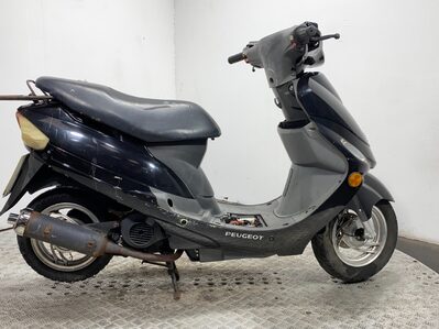 Peugeot V Clic 50 2011 NON RUNNING PROJECT BIKE SCOOTER 50CC