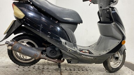 Peugeot V Clic 50 2011 NON RUNNING PROJECT BIKE SCOOTER 50CC 3