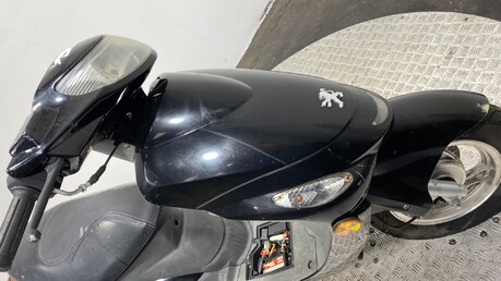 Peugeot V Clic 50 2011 NON RUNNING PROJECT BIKE SCOOTER 50CC 5