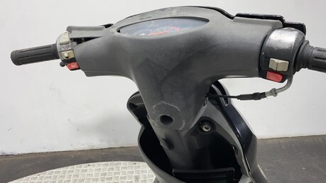 Peugeot V Clic 50 2011 NON RUNNING PROJECT BIKE SCOOTER 50CC 8