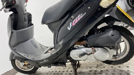 Peugeot V Clic 50 2011 NON RUNNING PROJECT BIKE SCOOTER 50CC 11