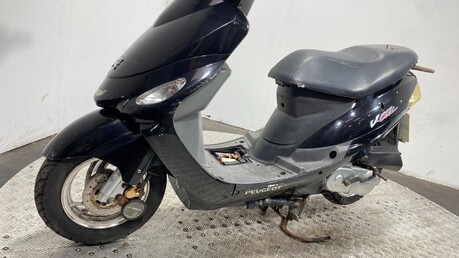 Peugeot V Clic 50 2011 NON RUNNING PROJECT BIKE SCOOTER 50CC 13