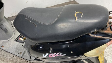 Peugeot V Clic 50 2011 NON RUNNING PROJECT BIKE SCOOTER 50CC 17