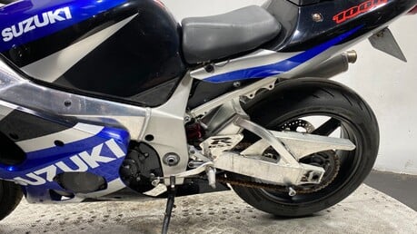 Suzuki GSXR 1000 K2 2002 GOOD RUNNING PROJECT BIKE SPARES OR REPAIR 1000CC SPORT 14