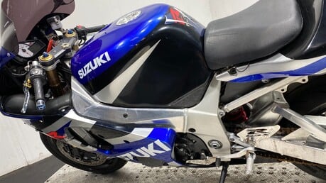 Suzuki GSXR 1000 K2 2002 GOOD RUNNING PROJECT BIKE SPARES OR REPAIR 1000CC SPORT 16