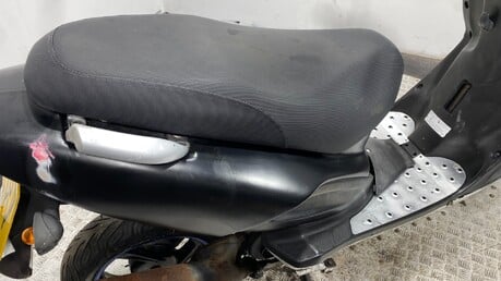 TGB Sport 302 50 2 STROKE 2T NON RUNNING SCOOTER PROJECT BIKE 50CC 6