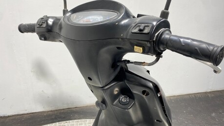 TGB Sport 302 50 2 STROKE 2T NON RUNNING SCOOTER PROJECT BIKE 50CC 7