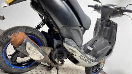 TGB Sport 302 50 2 STROKE 2T NON RUNNING SCOOTER PROJECT BIKE 50CC 9