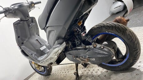 TGB Sport 302 50 2 STROKE 2T NON RUNNING SCOOTER PROJECT BIKE 50CC 10