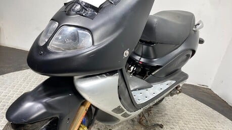 TGB Sport 302 50 2 STROKE 2T NON RUNNING SCOOTER PROJECT BIKE 50CC 19