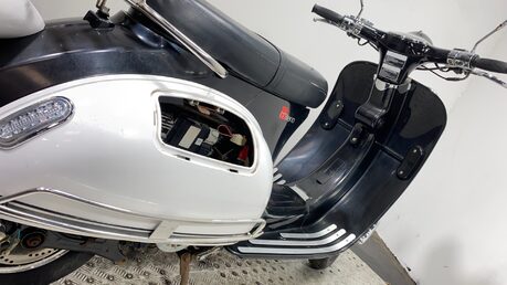 Lexmoto Milano 125 EFi 2018 14k NON RUNNING PROJECT BIKE SCOOTER PARTS BIKE 125CC 11