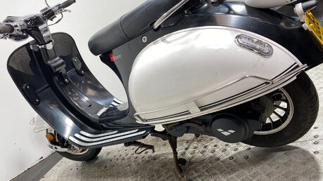 Lexmoto Milano 125 EFi 2018 14k NON RUNNING PROJECT BIKE SCOOTER PARTS BIKE 125CC 12