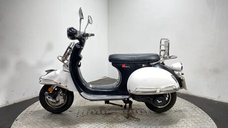 Lexmoto Milano 125 EFi 2018 14k NON RUNNING PROJECT BIKE SCOOTER PARTS BIKE 125CC 13