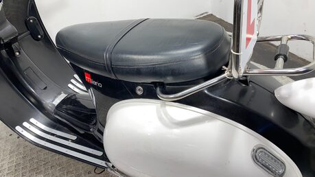 Lexmoto Milano 125 EFi 2018 14k NON RUNNING PROJECT BIKE SCOOTER PARTS BIKE 125CC 17