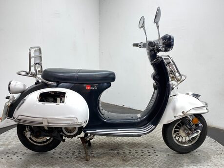 Lexmoto Milano 125 EFi 2018 14k NON RUNNING PROJECT BIKE SCOOTER PARTS BIKE 125CC