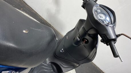 Piaggio Fly 125 3V 52K NON RUNNING PROJECT SCOOTER BIKE 125CC 8