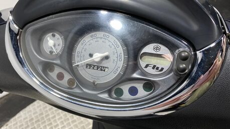 Piaggio Fly 125 3V 52K NON RUNNING PROJECT SCOOTER BIKE 125CC 9