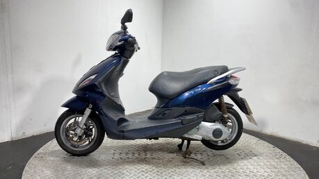 Piaggio Fly 125 3V 52K NON RUNNING PROJECT SCOOTER BIKE 125CC 10