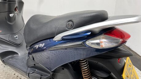 Piaggio Fly 125 3V 52K NON RUNNING PROJECT SCOOTER BIKE 125CC 14