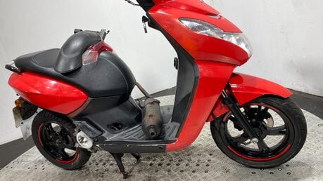 Peugeot Kisbee 50 4T 2018 6K NON RUNNING PROJECT SCOOTER 50CC BIKE 5