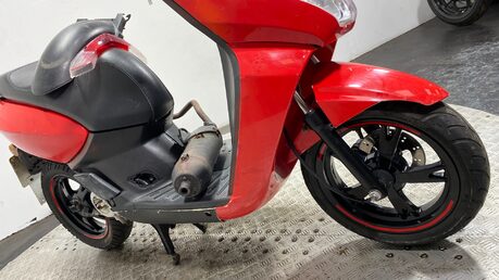 Peugeot Kisbee 50 4T 2018 6K NON RUNNING PROJECT SCOOTER 50CC BIKE 18