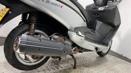 SYM Voyager 250 GTS 2009 23K NON RUNNING 250CC PROJECT SCOOTER 250CC 8